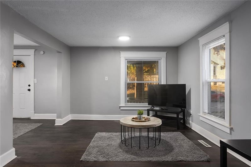 1707 44th St, Kansas City, MO 64111