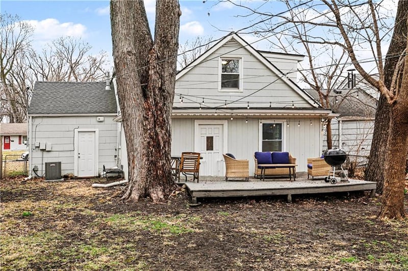 7824 Jefferson St, Kansas City, MO 64114