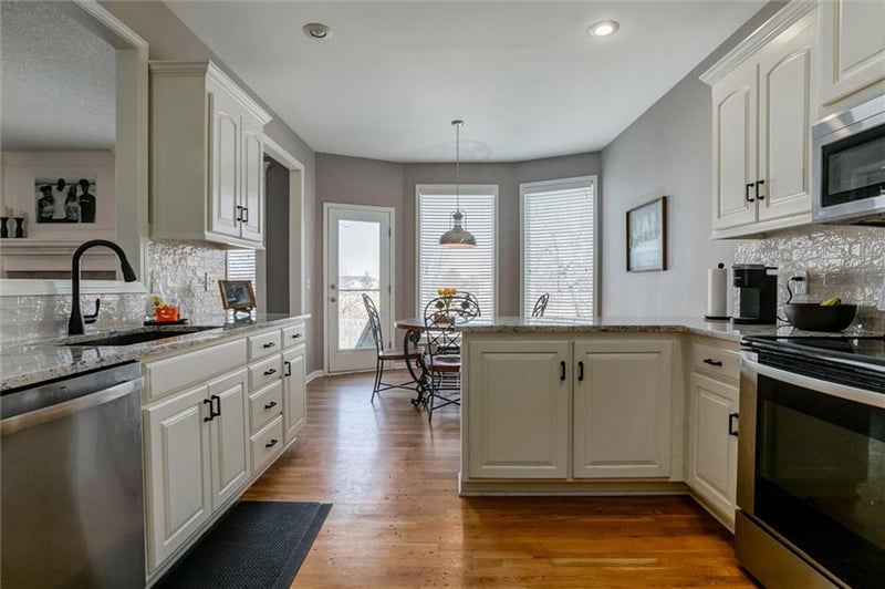 13721 Parkhill St, Overland Park, KS 66221