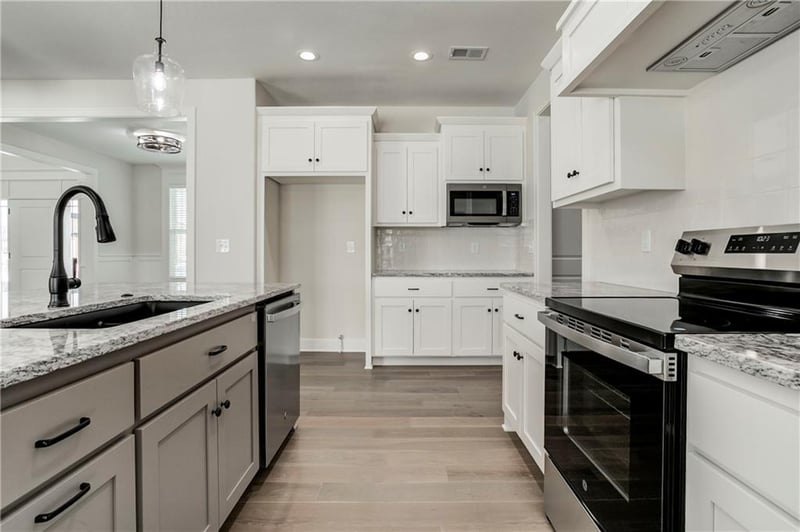 16965 Brentwood St, Olathe, KS 66062