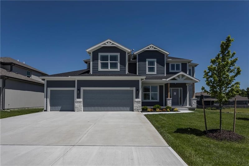 16965 Brentwood St, Olathe, KS 66062