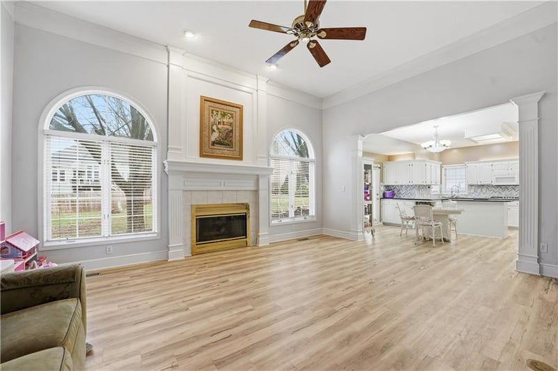 6124 Elmwood Ct, Kansas City, MO 64119