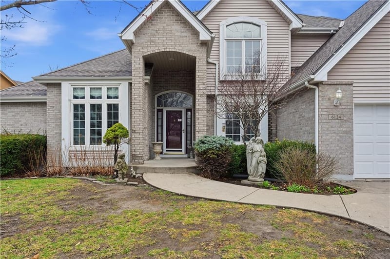 6124 Elmwood Ct, Kansas City, MO 64119