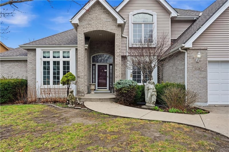 6124 Elmwood Ct, Kansas City, MO 64119