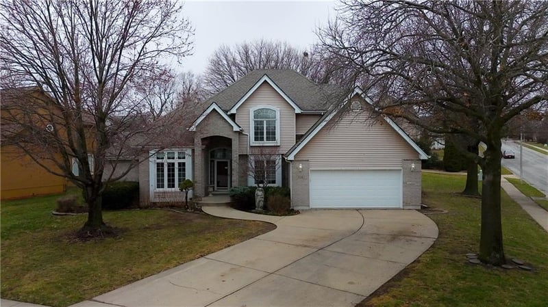 6124 Elmwood Ct, Kansas City, MO 64119