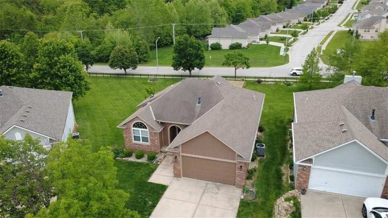 4421 72nd Ter, Kansas City, MO 64119