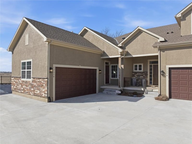 17378 Raintree Dr #Bldg J 37, Olathe, KS 66062