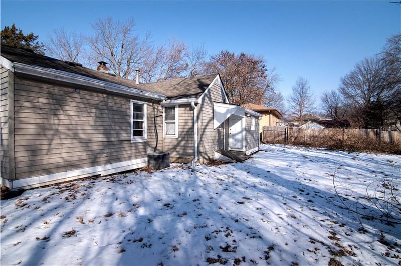 7923 Harris Ave, Raytown, MO 64138