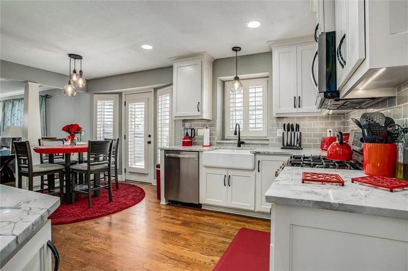 8016 Flora Ave, Kansas City, MO 64118