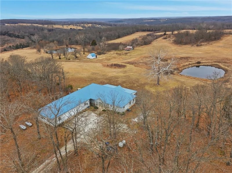 3815 476 Rd, Osceola, MO 64776