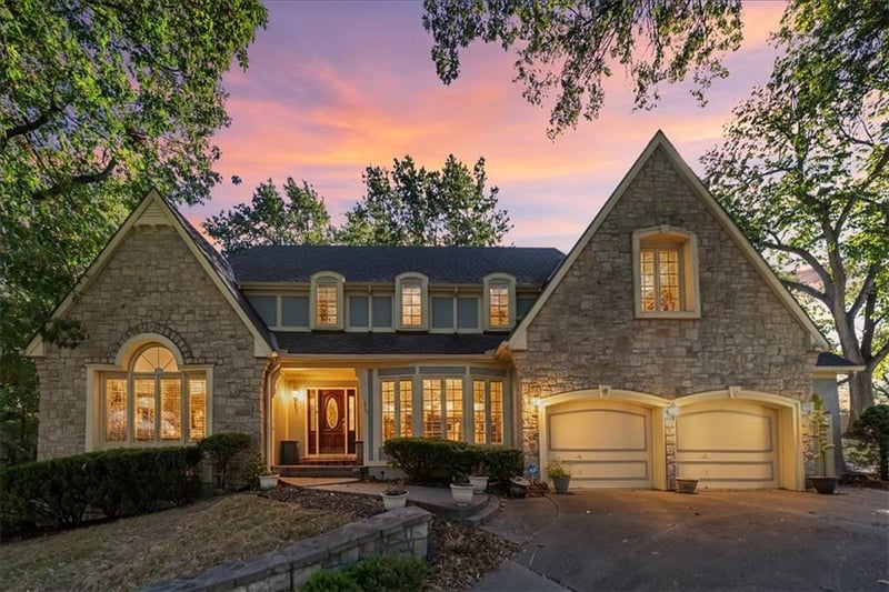 4501 Baltimore Ct, Kansas City, MO 64116