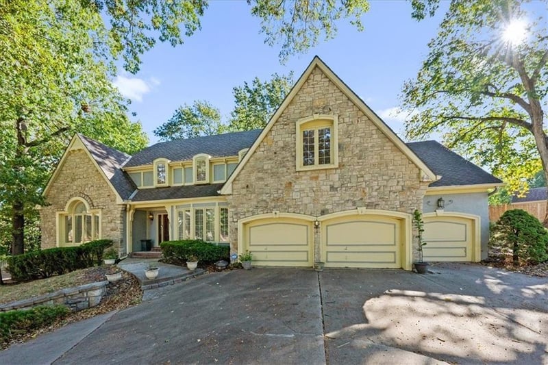 4501 Baltimore Ct, Kansas City, MO 64116