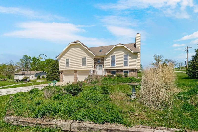 15412 NE 181st St, Holt, MO 64048