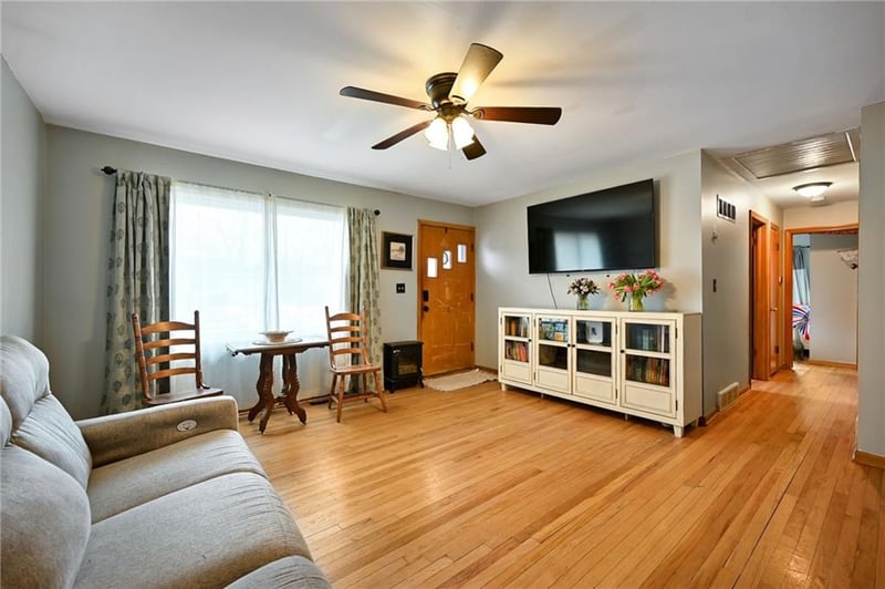 4357 Drury Ave, Kansas City, MO 64117