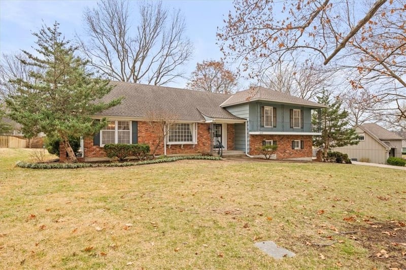 4505 W 93rd St, Prairie Village, KS 66207