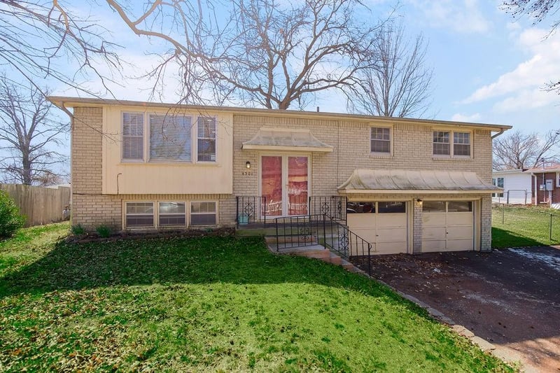 4301 51st St, Kansas City, MO 64151