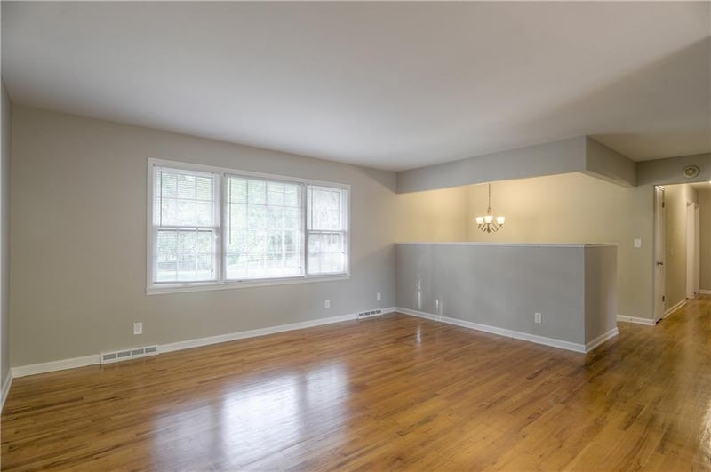 9408 81st Ter, Raytown, MO 64138