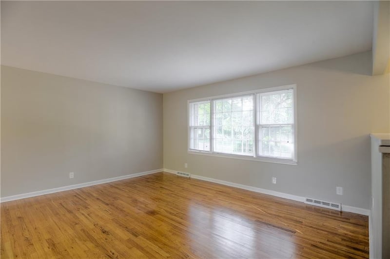 9408 81st Ter, Raytown, MO 64138