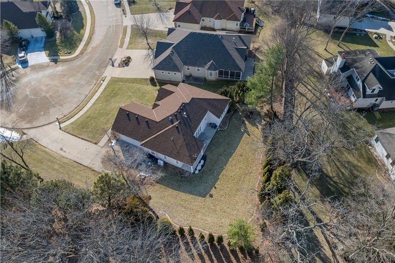 4109 Hidden Valley Dr, St Joseph, MO 64506