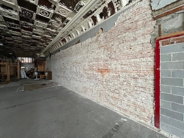 9 W Wea St, Paola, KS 66071