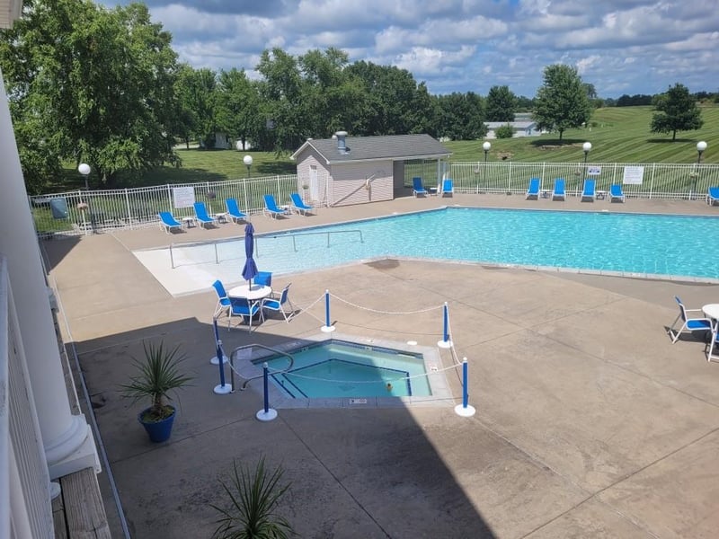 1308 Sequoia Ct, Oak Grove, MO 64075
