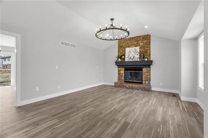 519 112th Ter, Kansas City, MO 64155