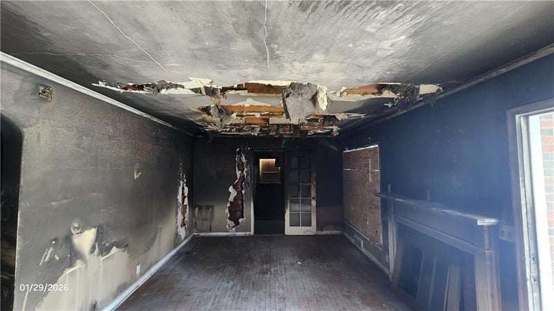 2421 Vivion Rd, Kansas City, MO 64118