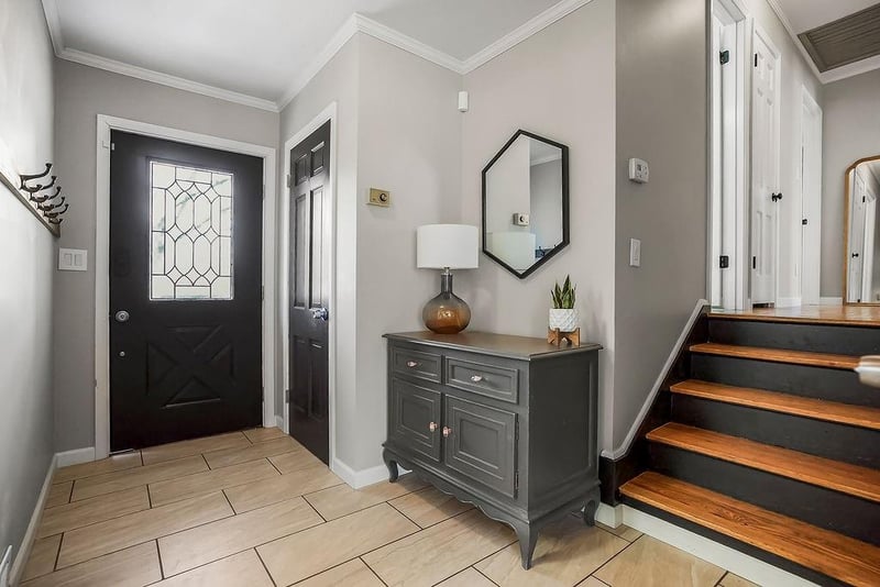 10816 Oak St, Kansas City, MO 64114