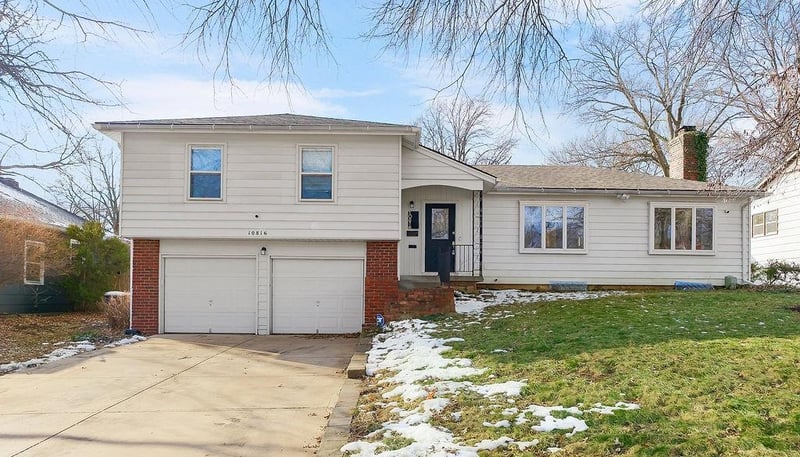 10816 Oak St, Kansas City, MO 64114