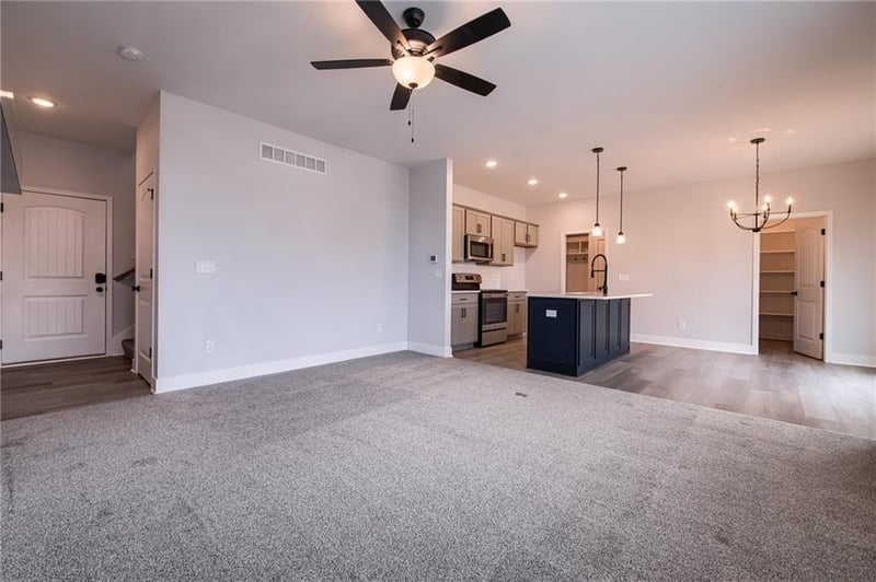 9641 Colrain Ave, Kansas City, MO 64154