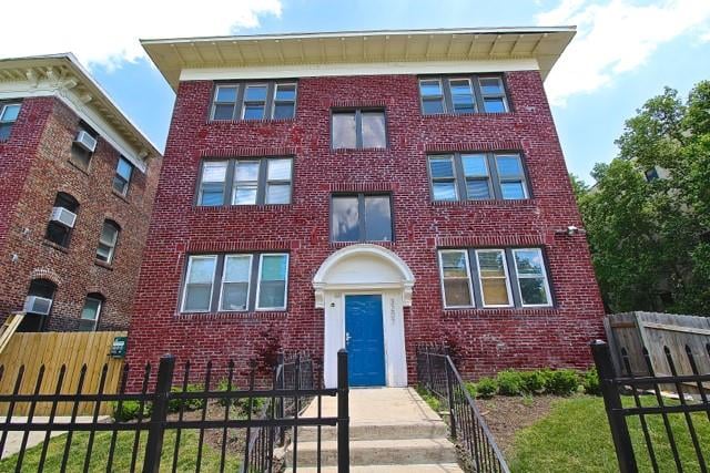 3201-3211 Broadway St, Kansas City, MO 64111