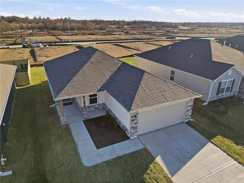 20257 194th Ter, Spring Hill, KS 66083