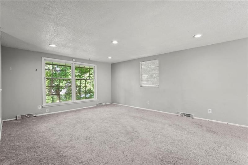 3801 Antioch Rd, Kansas City, MO 64117