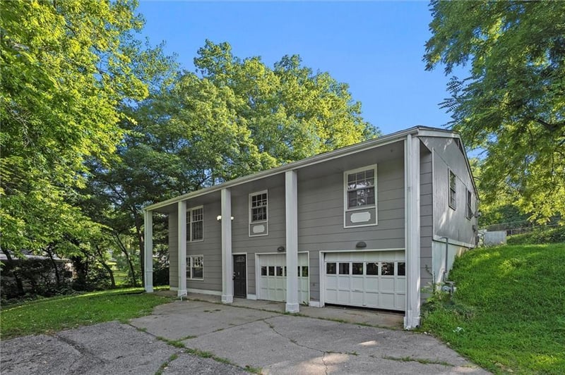 3801 Antioch Rd, Kansas City, MO 64117