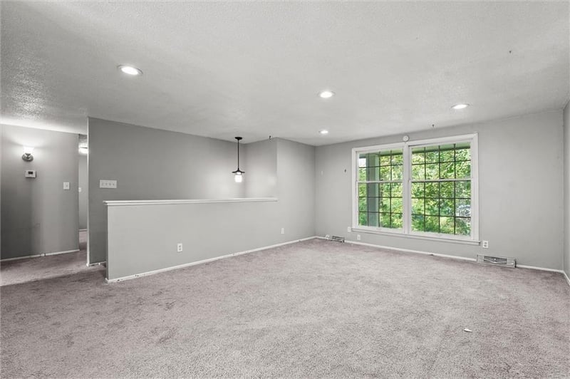 3801 Antioch Rd, Kansas City, MO 64117