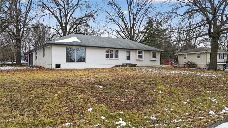 1220 Leeview Cir, Olathe, KS 66061