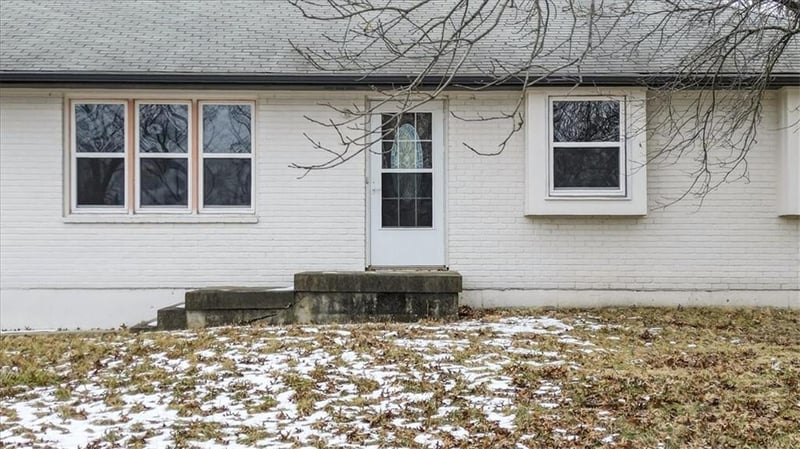 1220 Leeview Cir, Olathe, KS 66061