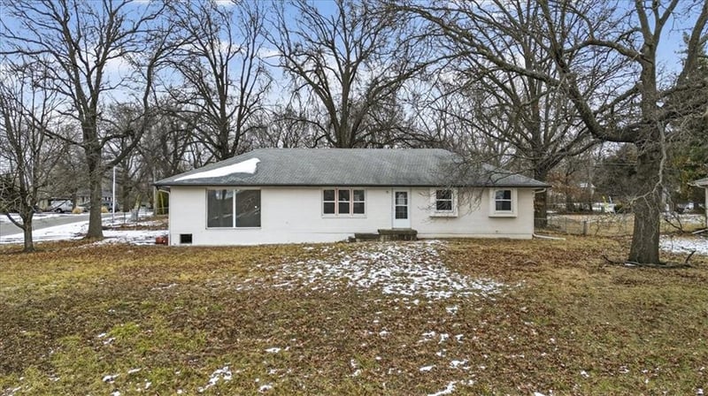 1220 Leeview Cir, Olathe, KS 66061