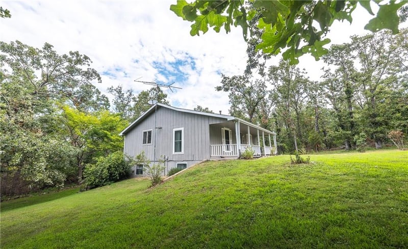 27093 Karrs Park Ave, Warsaw, MO 65355