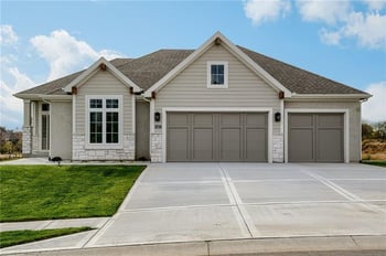 9188 N Chestnut Ave, Kansas City, MO 64156