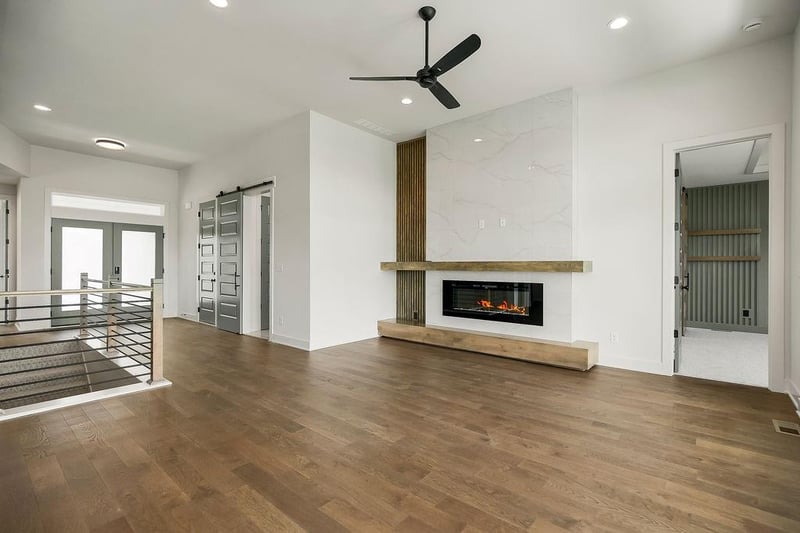 2037 Red Barn Ln, Lee's Summit, MO 64082