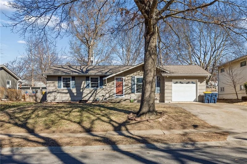 4418 49th St, Kansas City, MO 64119