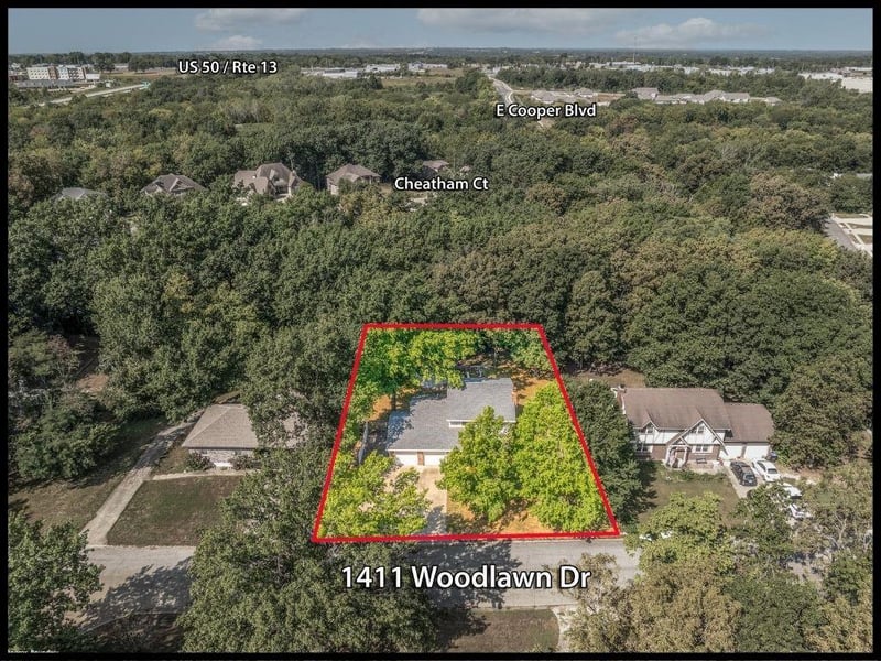 1411 Woodlawn Dr, Warrensburg, MO 64093