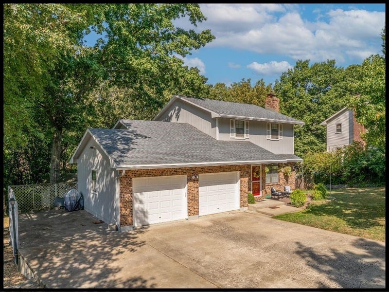 1411 Woodlawn Dr, Warrensburg, MO 64093