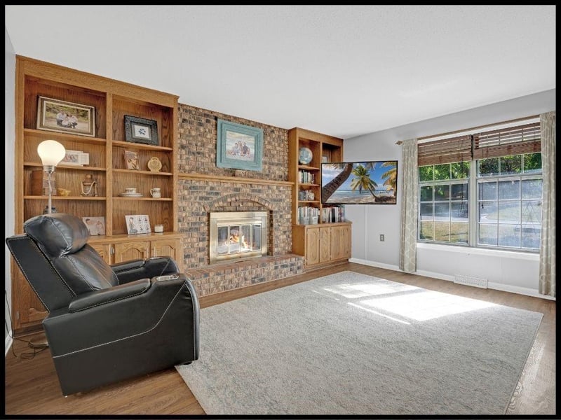 1411 Woodlawn Dr, Warrensburg, MO 64093