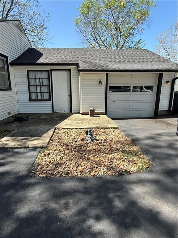 412 Donovan Rd, Lee's Summit, MO 64063