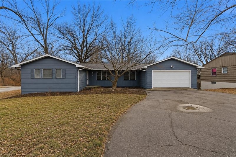 612 Christopher St, Warrensburg, MO 64093