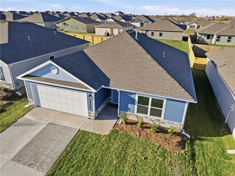 20240 194th Ter, Spring Hill, KS 66083