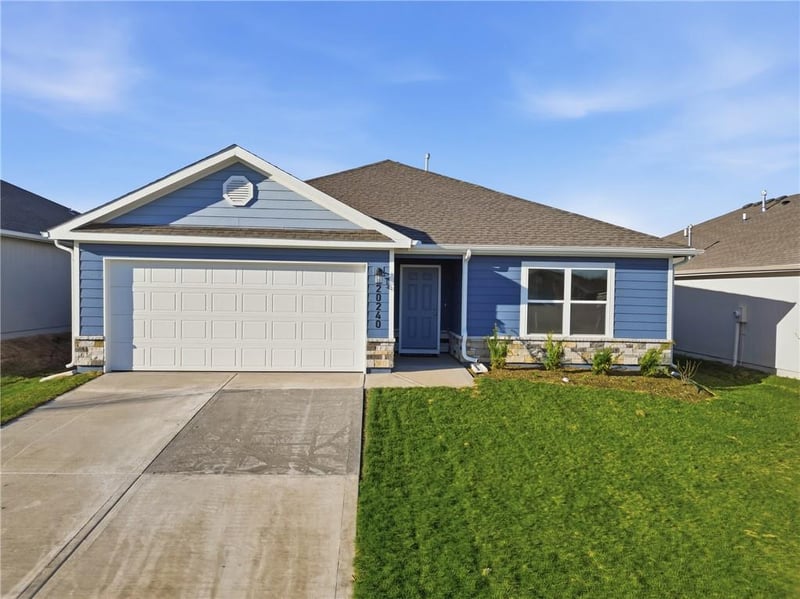 20240 194th Ter, Spring Hill, KS 66083
