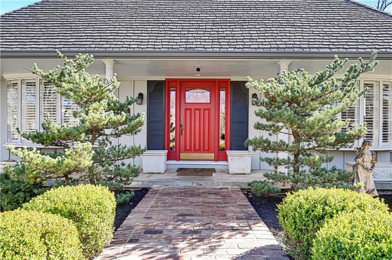 8601 Juniper Ln, Prairie Village, KS 66207